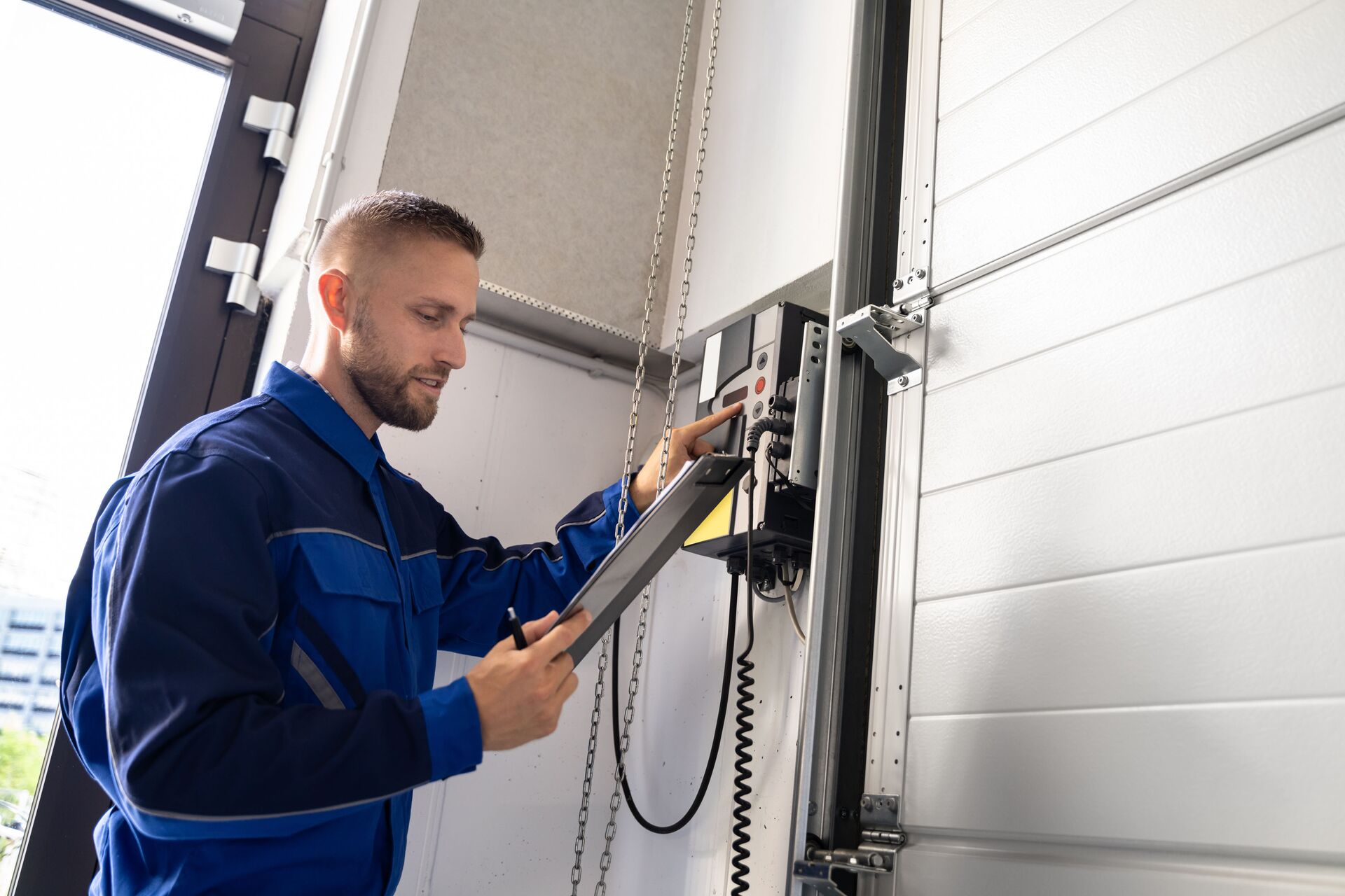 Wartung & Prüfung von Tortechnik bis Türsystem